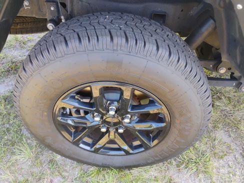 Certified 2023 Jeep Gladiator Sport AWD/4WD image 12