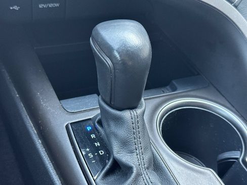 Used 2021 Toyota Camry SE FWD image 21