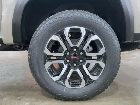 New 2026 GMC Canyon AT4 w/ AT4 Premium Package AWD/4WD image 22