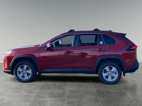 Used 2024 Toyota RAV4 XLE FWD image 2