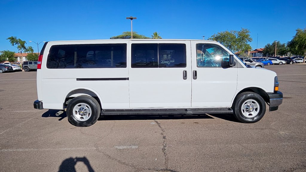 Used 2025 Chevrolet Express 3500 LT w/ LT Preferred Equipment Group RWD image 12