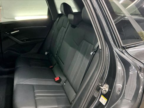 Used 2025 Audi Q6 e-tron Premium w/ Convenience Package image 28