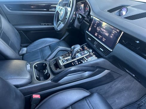 Used 2019 Porsche Cayenne image 15