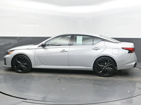 Used 2024 Nissan Altima 2.5 SR FWD image 5