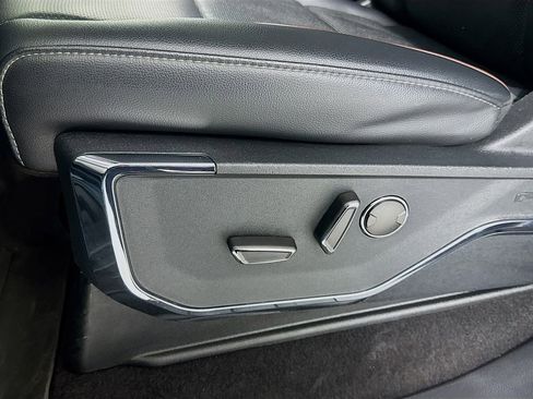 Used 2023 Ford F150 Lariat w/ Equipment Group 502A High image 21