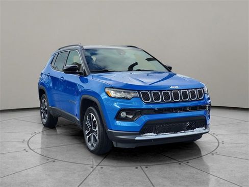 Used 2023 Jeep Compass Limited image 14