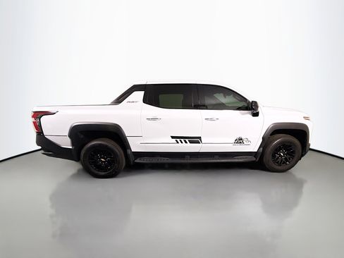 Used 2026 Chevrolet Silverado EV LT AWD/4WD image 33