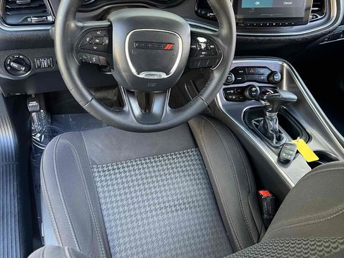 Used 2017 Dodge Challenger R/T RWD image 41