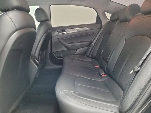 Used 2018 Hyundai Sonata Limited w/ Limited Ultimate Package 03 FWD image 18