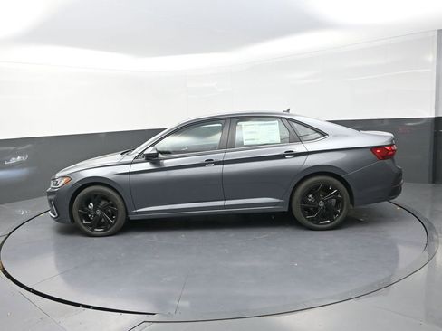 New 2026 Volkswagen Jetta SE image 6