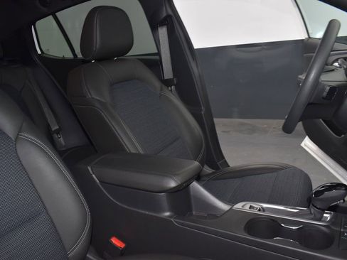 Used 2025 Buick Envista Preferred image 26