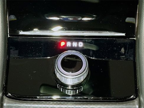 New 2025 Jeep Grand Cherokee Altitude image 11