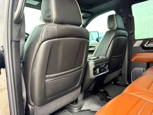 Used 2024 GMC Sierra 2500 Denali Ultimate image 25