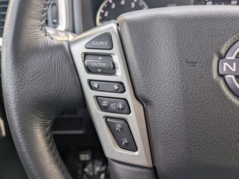 Used 2023 Nissan Titan SV w/ SV Convenience Package RWD image 25