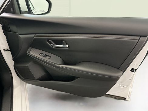 Used 2024 Nissan Sentra SV FWD image 31