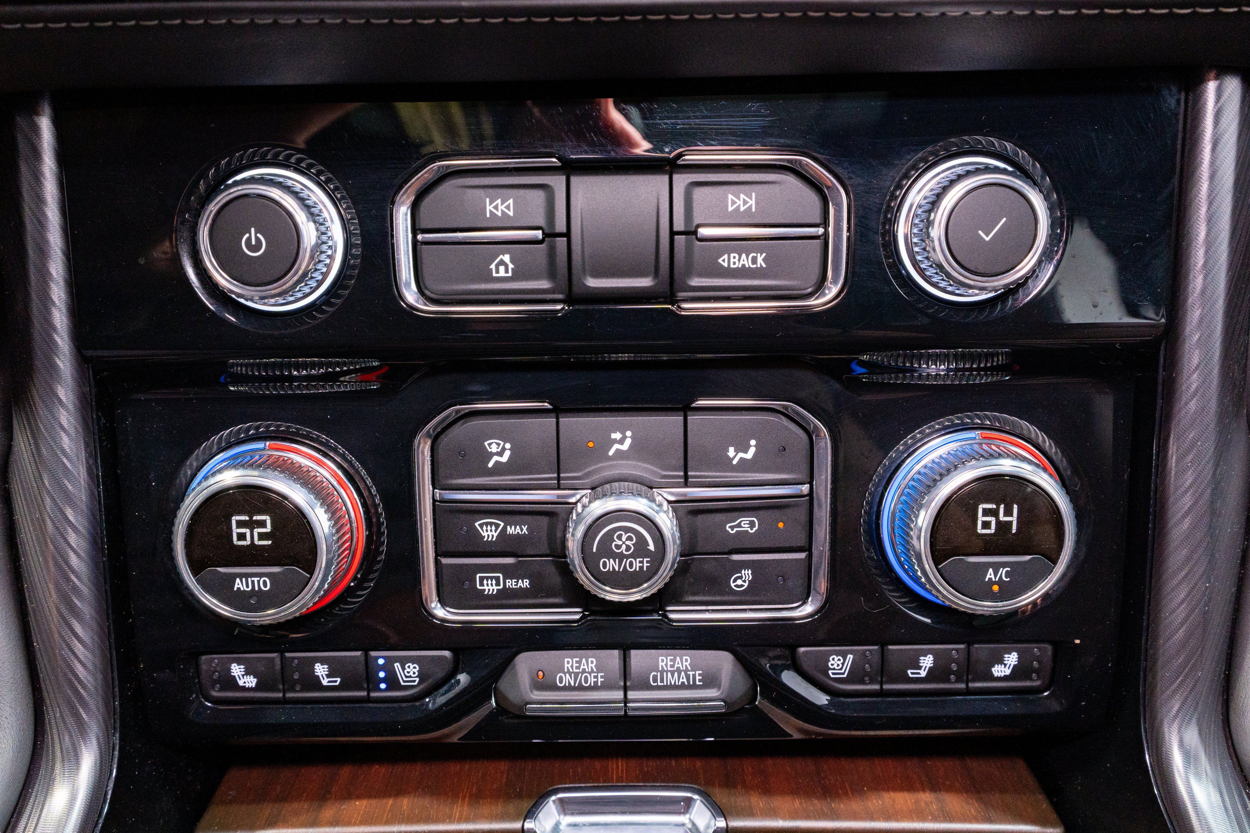 Used 2024 GMC Yukon Denali Ultimate AWD/4WD image 24