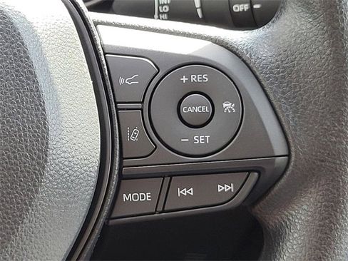 Used 2025 Toyota RAV4 XLE image 24