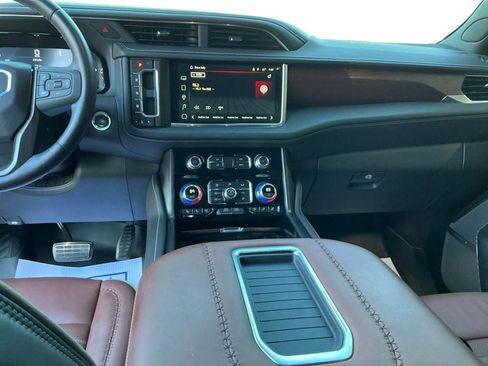 Used 2024 GMC Yukon XL Denali Ultimate image 11