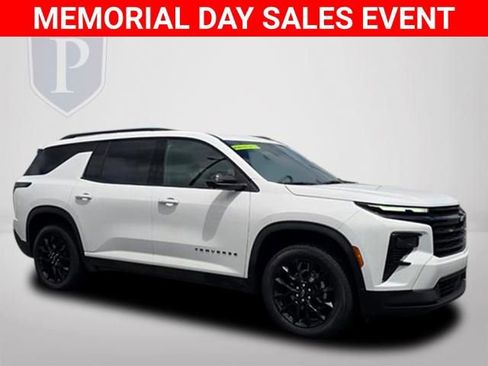 New 2026 Chevrolet Traverse LT w/ Midnight/Sport Edition FWD image 2