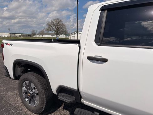Used 2023 Chevrolet Silverado 2500 Custom w/ Custom Value Package AWD/4WD image 6