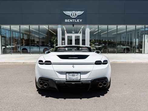 Used 2024 Ferrari Roma Spider RWD image 11