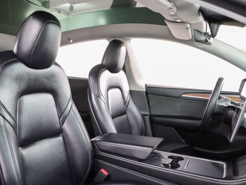 Used 2023 Tesla Model Y Performance image 26