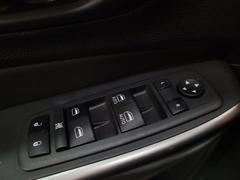 Used 2022 Jeep Cherokee Latitude Lux w/ Mopar Interior Package AWD/4WD image 27