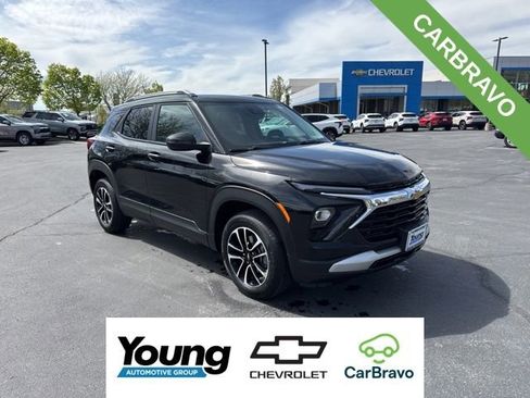 Used 2025 Chevrolet TrailBlazer LT AWD/4WD image 1