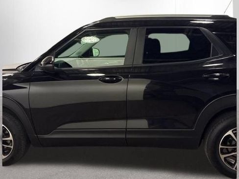 Used 2025 Chevrolet TrailBlazer LT FWD image 4