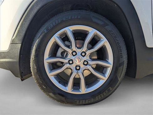 Used 2023 GMC Terrain SLT image 21