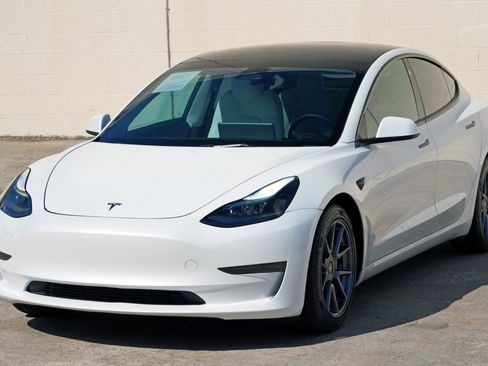 Used 2023 Tesla Model 3 Standard Range RWD image 49