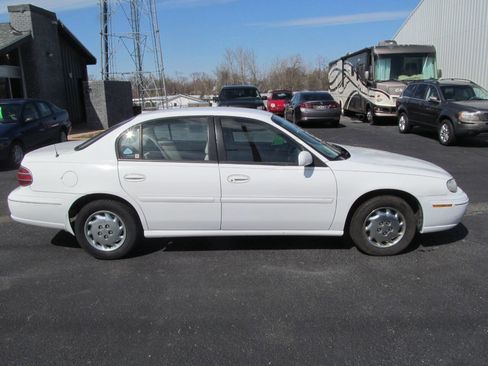 Used 1999 Oldsmobile Cutlass GL w/ Convenience Pkg FWD image 5
