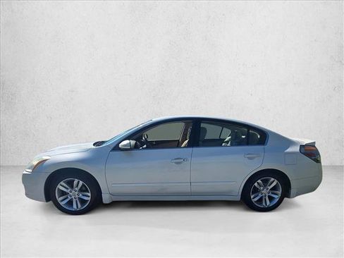 Used 2012 Nissan Altima 3.5 SR w/ Sport Pkg FWD image 16