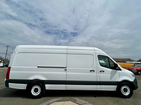 Used 2023 Mercedes-Benz Sprinter 2500 image 6