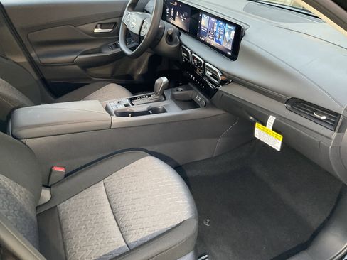 Used 2026 Nissan Sentra SV w/ Floor Mat Package image 22
