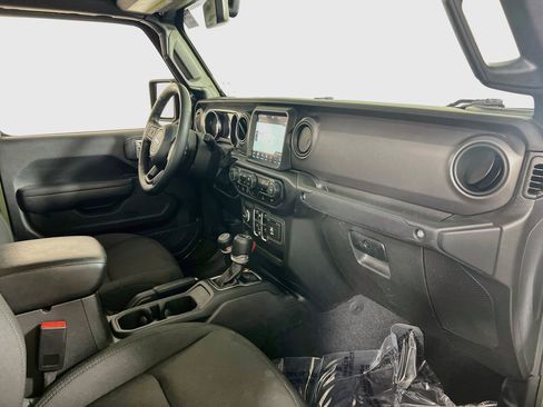 Used 2023 Jeep Gladiator Sport image 28