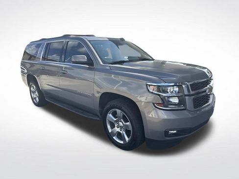 Used 2017 Chevrolet Suburban LT w/ Luxury Package RWD image 1