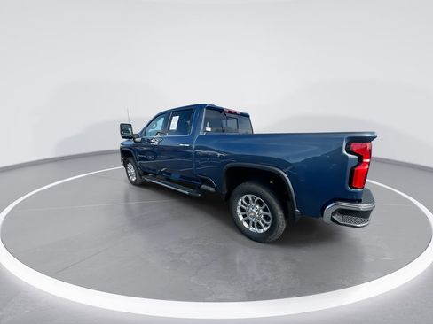 Used 2025 Chevrolet Silverado 2500 LTZ w/ LTZ Premium Package image 6