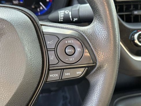 Used 2022 Toyota Corolla LE image 24
