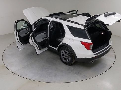 Certified 2022 Ford Explorer XLT w/ Equipment Group 202A image 54