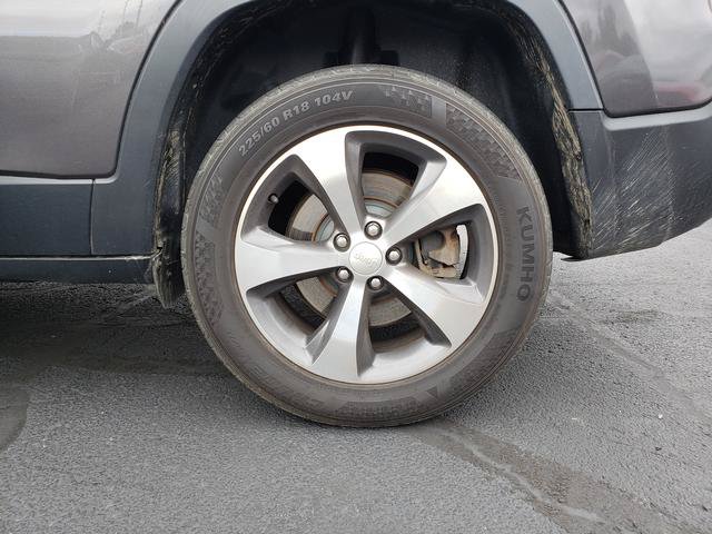 Used 2019 Jeep Cherokee Limited AWD/4WD image 27