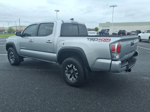 Used 2023 Toyota Tacoma TRD Off-Road w/ TRD Premium Off Road Package AWD/4WD image 6