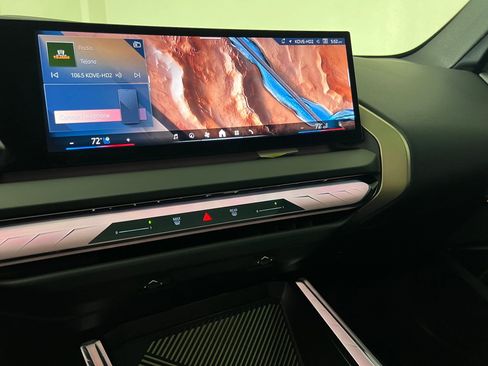 Certified 2025 BMW X3 xDrive30i w/ M Sport Package image 27