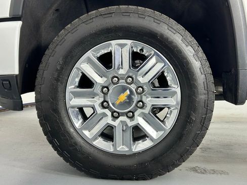 Used 2024 Chevrolet Silverado 3500 High Country w/ Technology Package image 39