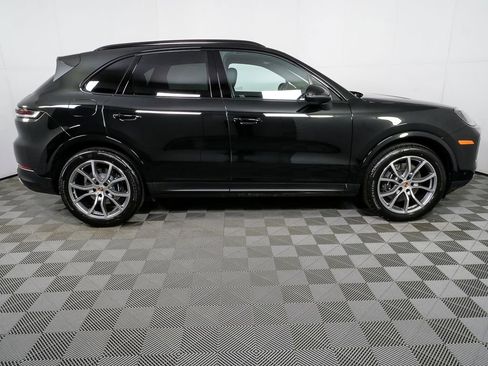 New 2026 Porsche Cayenne image 32