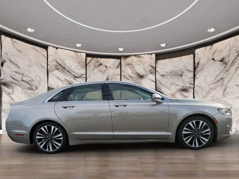 Used 2018 Lincoln MKZ Reserve w/ Technology Package FWD image 5