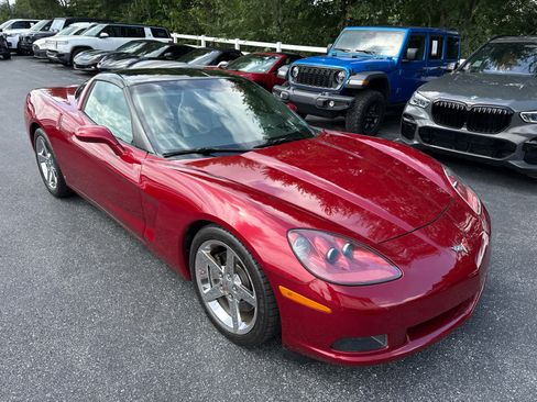 Used 2008 Chevrolet Corvette Coupe w/ Preferred Equipment Group RWD image 2