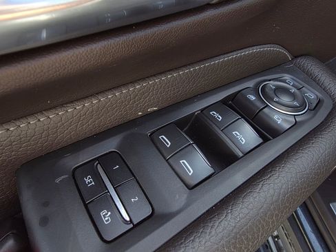 Used 2022 GMC Yukon Denali image 12