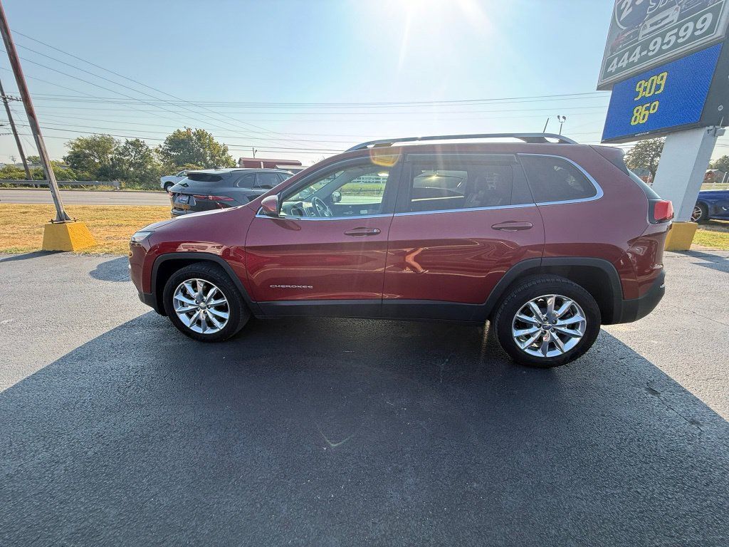 Used 2017 Jeep Cherokee Limited FWD image 6