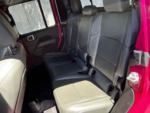 Used 2024 Jeep Gladiator Mojave AWD/4WD image 24